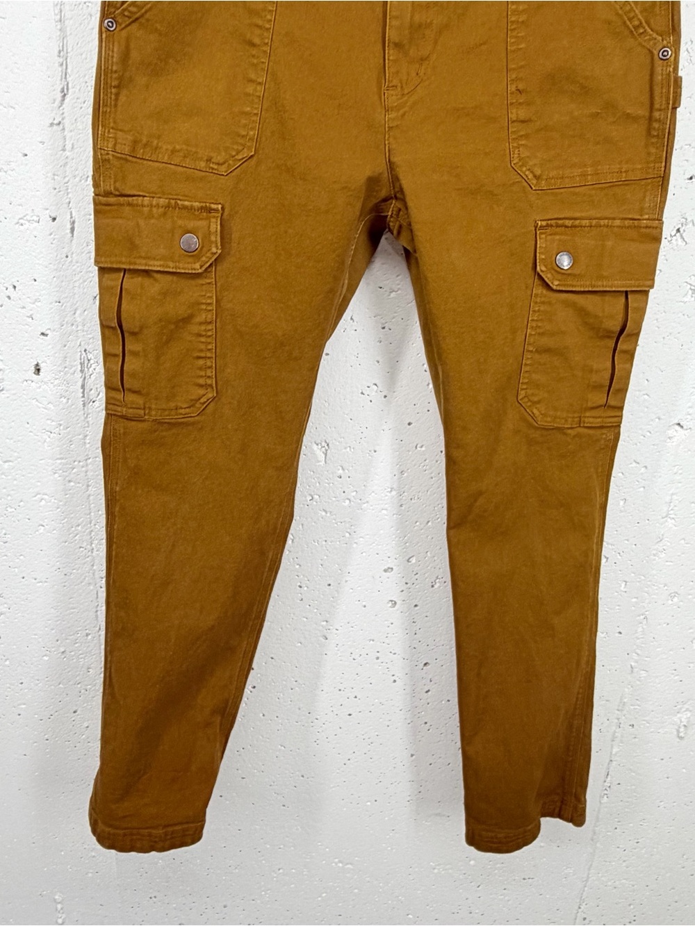 Duluth Women’s Size 10 Dark Camel Slim Fit Cargo Pants - Picture 4 of 14